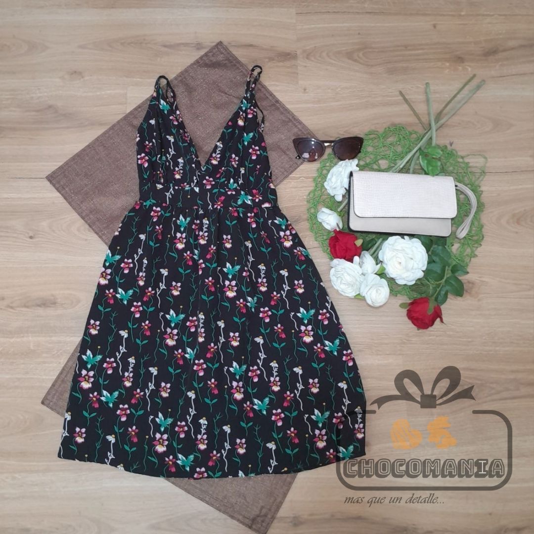 VESTIDO NEGRO CON FLORES TALLA S 👗