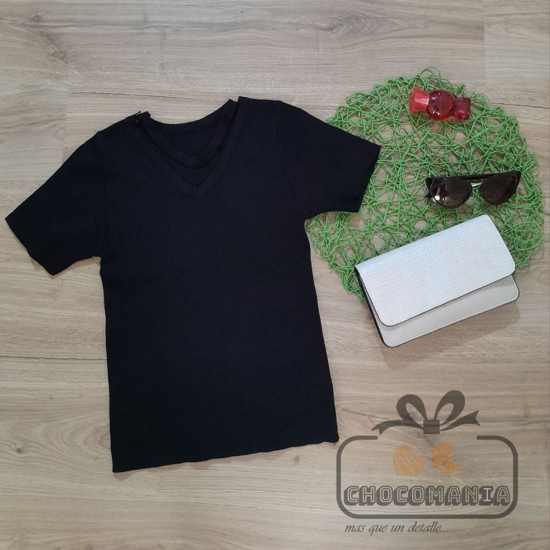 THREAD TOUCH BLOUSE ONE SIZE UP TO AN L