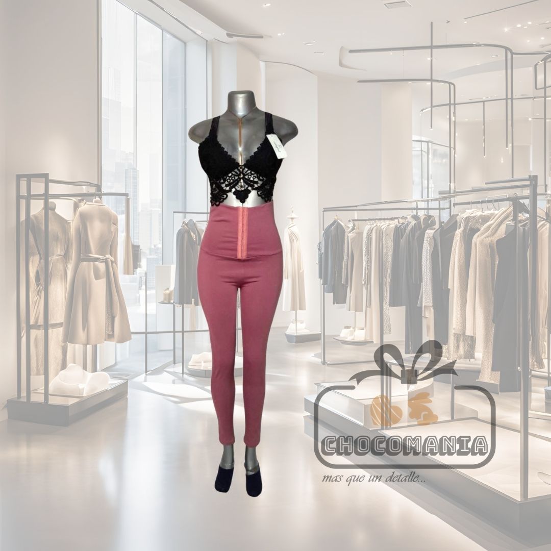 0000.3 TOP CON COPAS TALLA UNICA HASTA UNA M