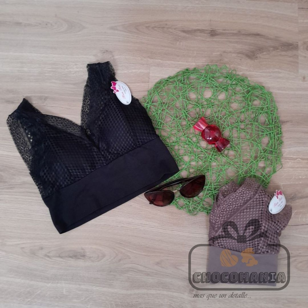 TOP WITH CUPS ONE SIZE UP TO S