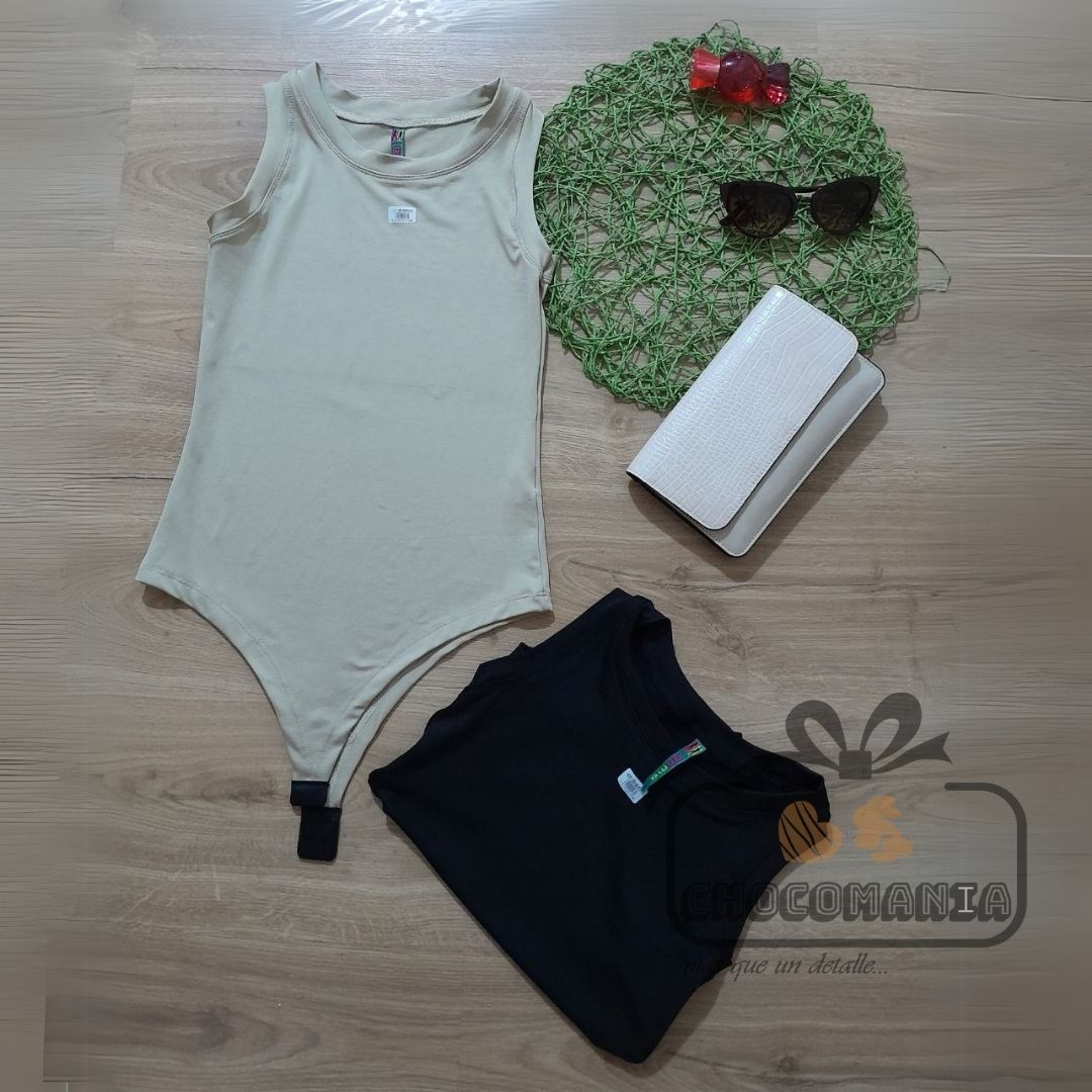 BODY CUELLO SEMIREDONDO CON DESPUNTE TALLA M