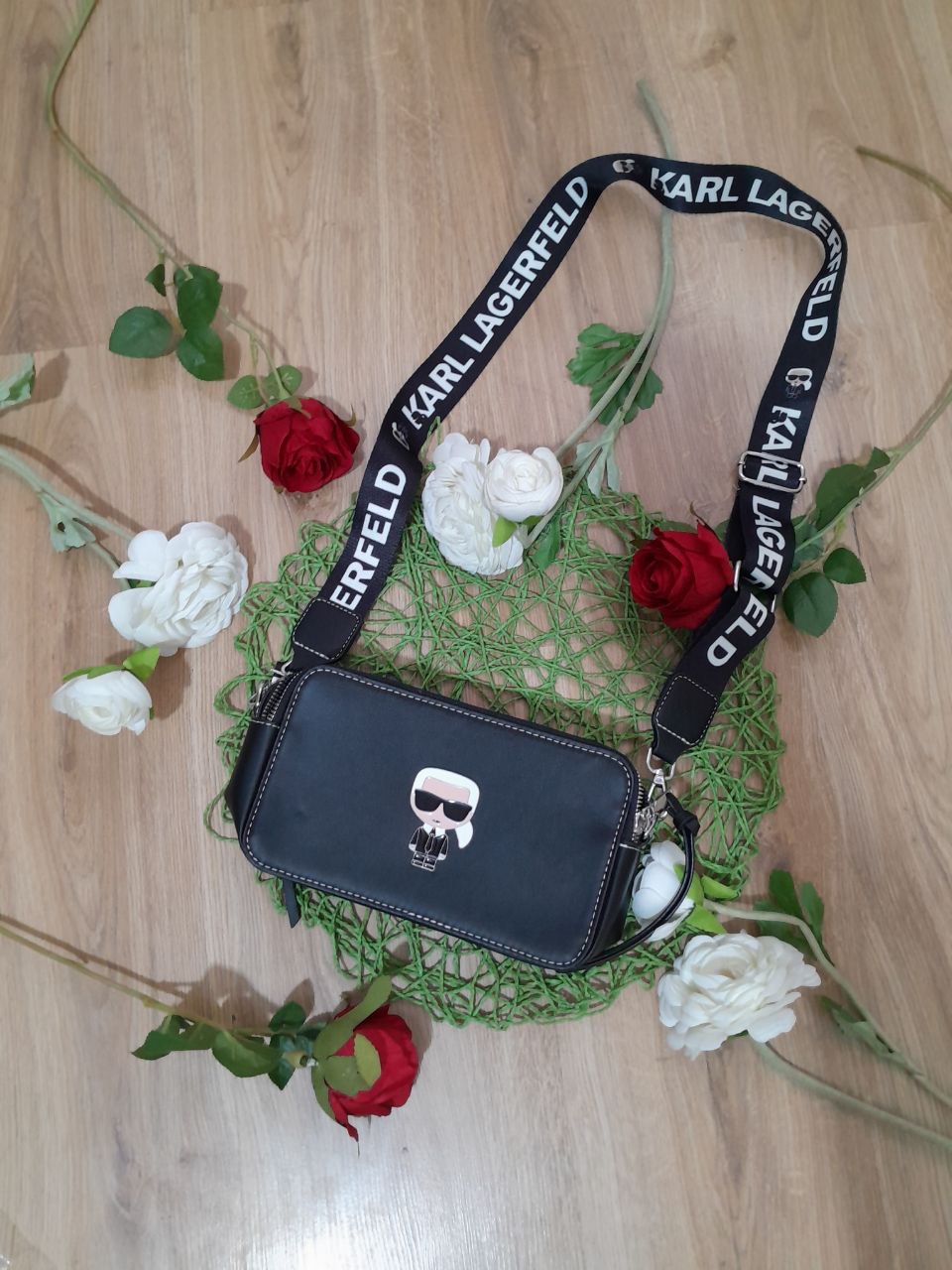 CARTERA KARL PARA DAMA NEGRA